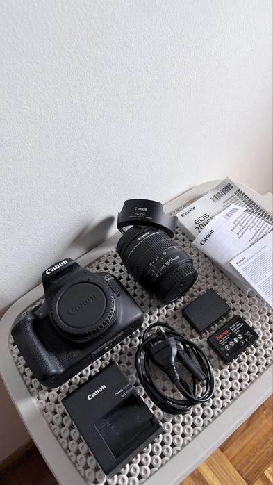 Canon EOS 2000D - Kit Completo Como Novo