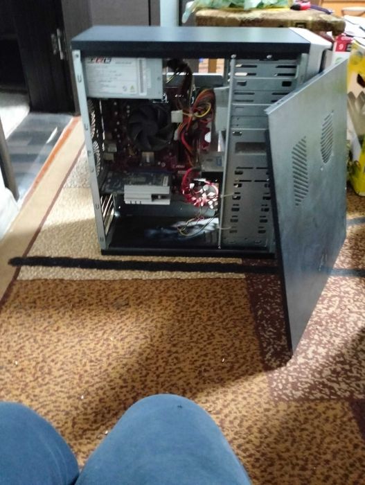 Компьютер в полном комплекте,рабочий полностью