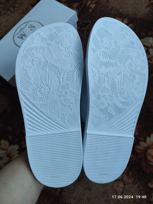 Шкіряні босоніжки 38р