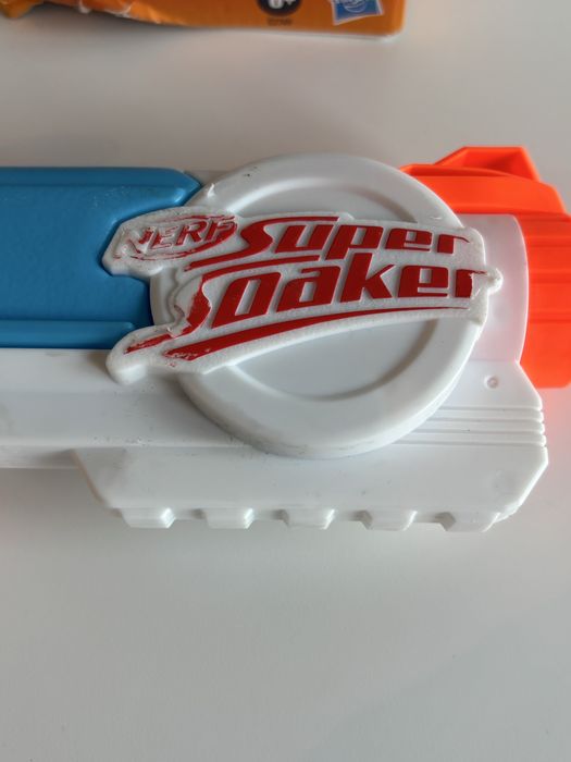 Pistola de água SuperSoaker Piranha Nerf