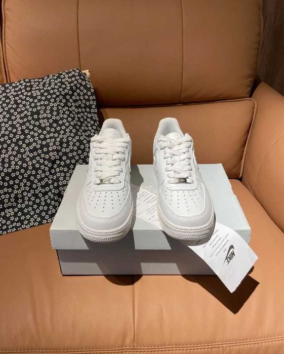 Nowy z metką Nike Air Force 1 07 białe R.44