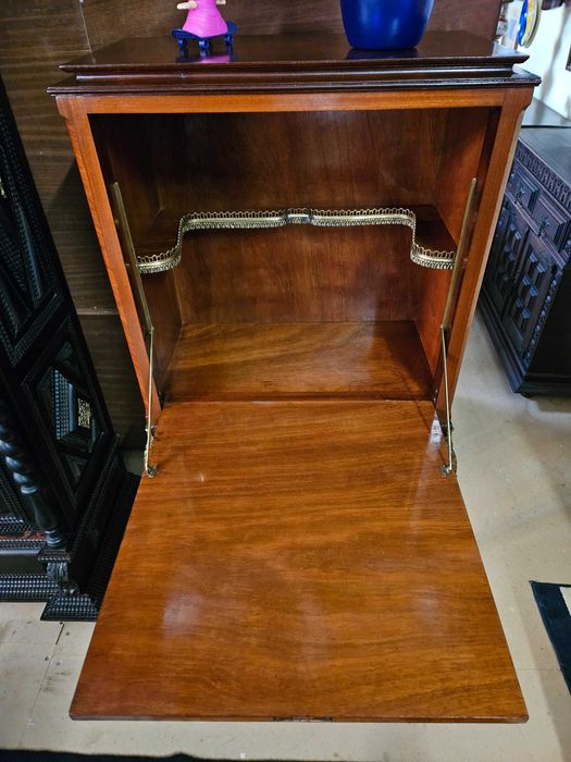 Móvel bar antigo em madeira - óptimo estado geral