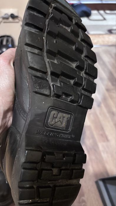 Бутси Caterpillar