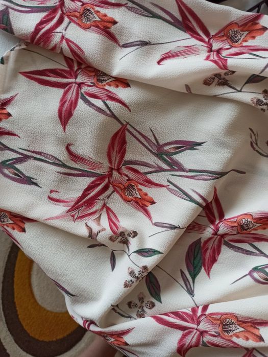 Piękna jasna sukienka made in italy 38 komunia