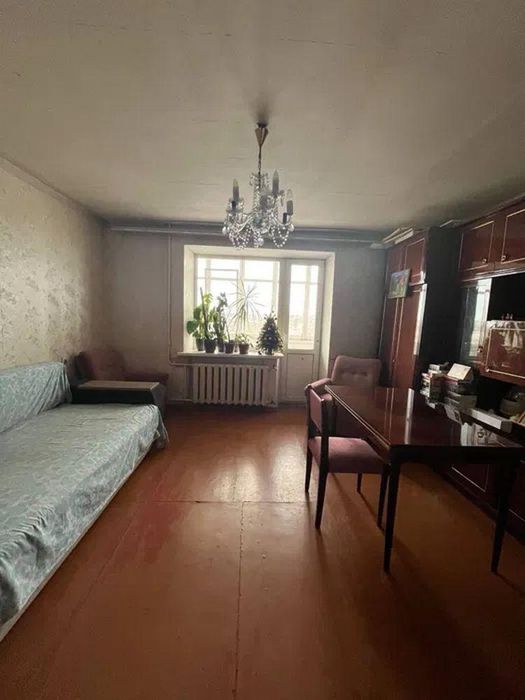 Продам 3-комн квартиру в районе Каруны ул.