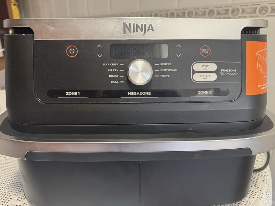 Ninja Foodi FlexDrawer DualZone 10,4 L – MegaZone  Vendo Ninja Foodi FlexDrawer DualZone, com capacidade de 10,4 litros.  Permite utilizar duas zinas.