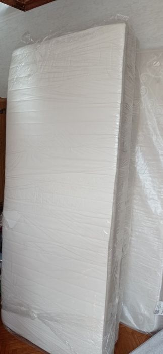 Матраци.  Два однакові.