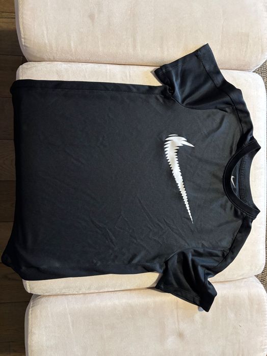 T shirt Nike dla chłopca rozmiar 137-147 cm