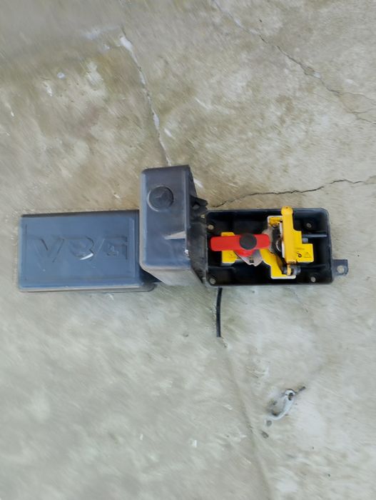 Zawór do otwierania haka zaczepu vbg/ringfeder