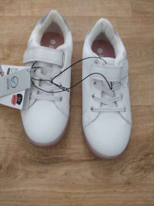 Buty dla dziewczynki r. 33 - NOWE