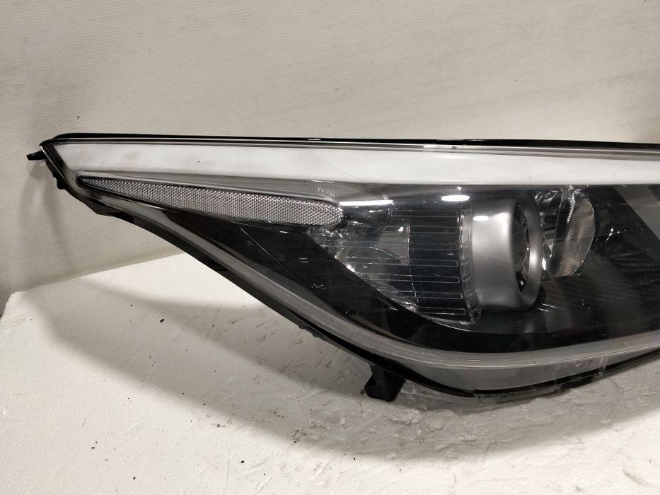 Farol Kia ceed otica original 2015 direito