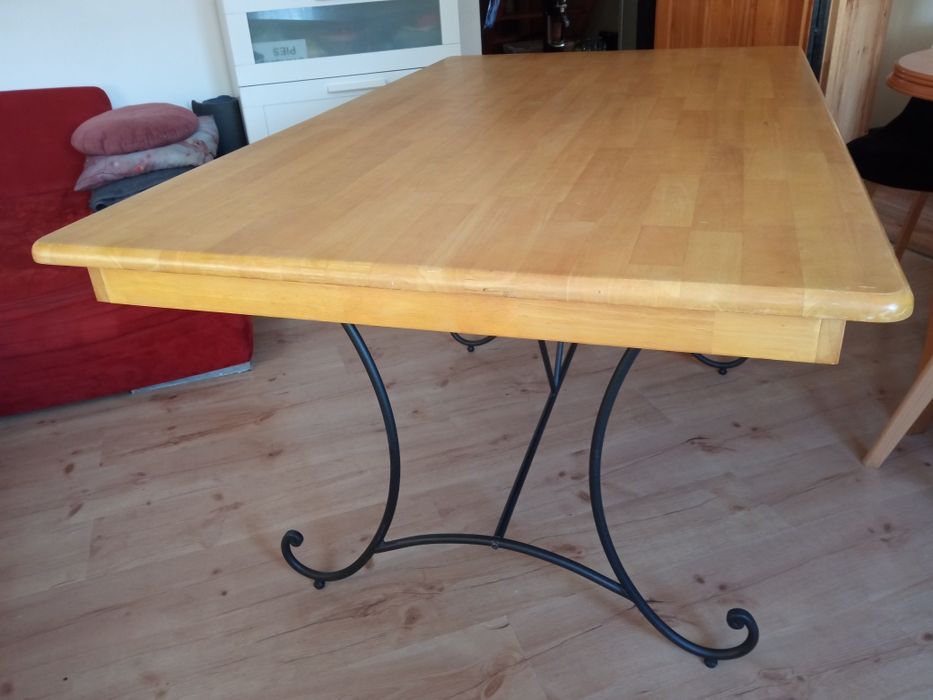 Sprzedam stół z krzeslami