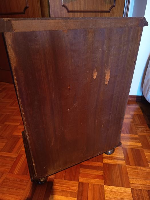 Cómoda e Mesinha de Cabeceira Madeira