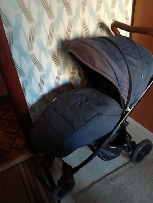 Коляска прогулочная