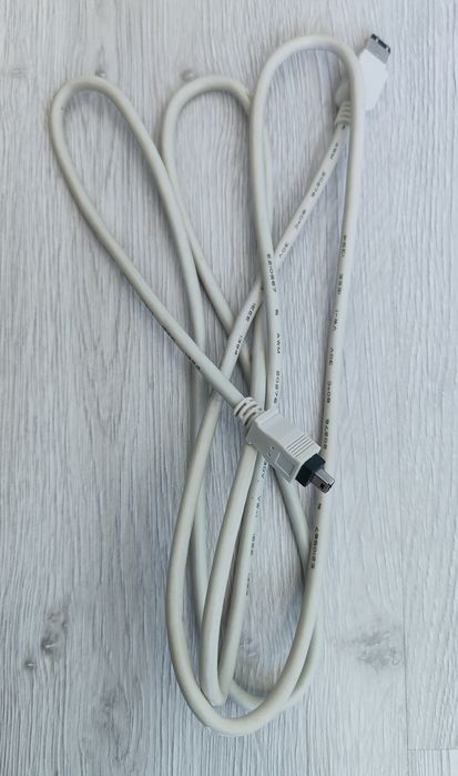 Przewód IEEE 1394 (FireWire)