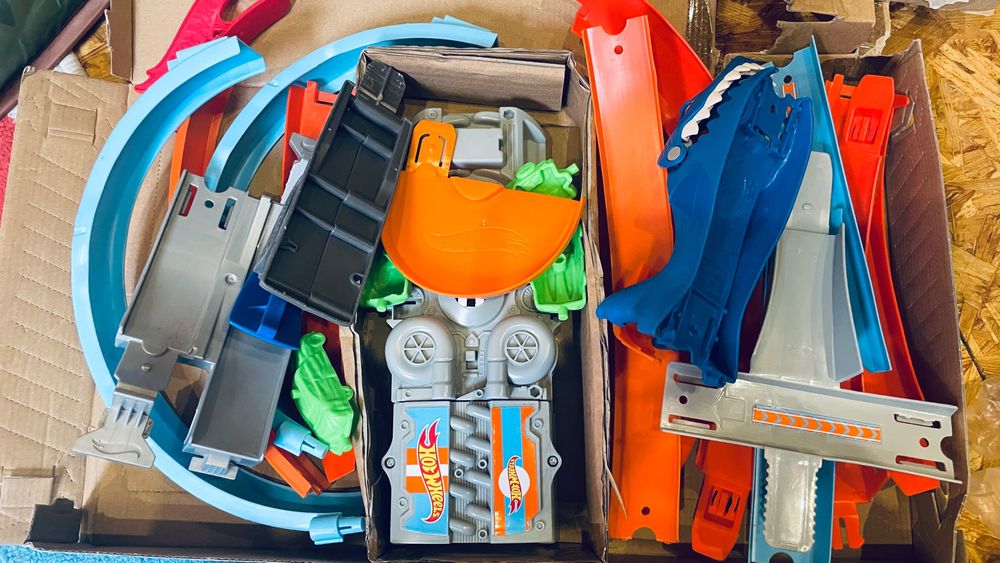 Zestaw hot wheels z autkami