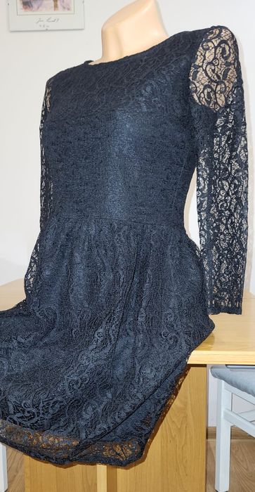 Sukienka koronkowa czarna Reserved XS