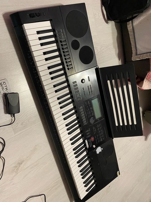Продам синтезатор Casio