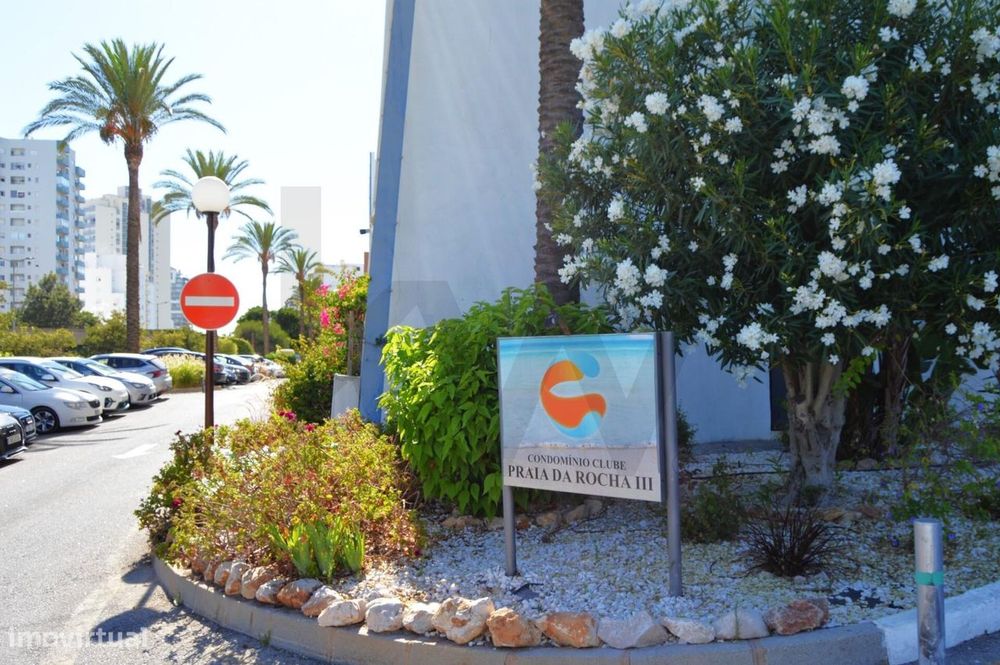 Apartamento T1 Mobilado e Equipado no Clube Praia da Rocha, a 300m do