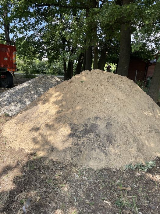 Usługi koparko-ładowarką budowlane koparką kołową transport