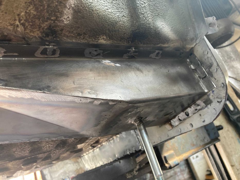 SUZUKI JIMNY 98- reperaturka karoserii,mocowanie budy do ramy