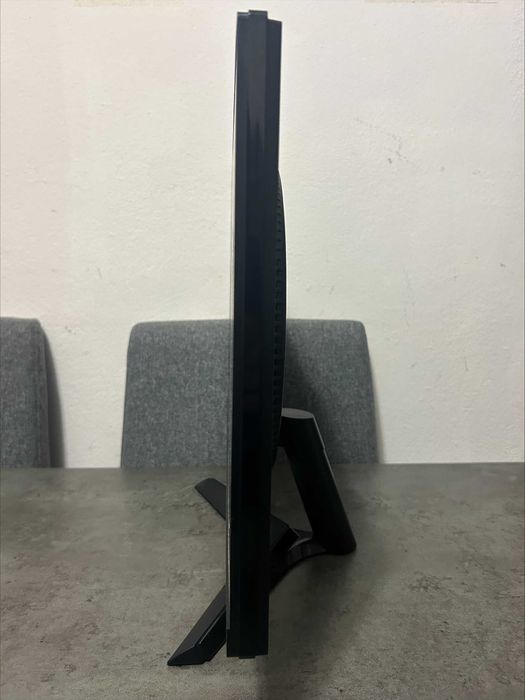 Monitor LG 24″ Full HD 144Hz – IPS – Excelente Estado