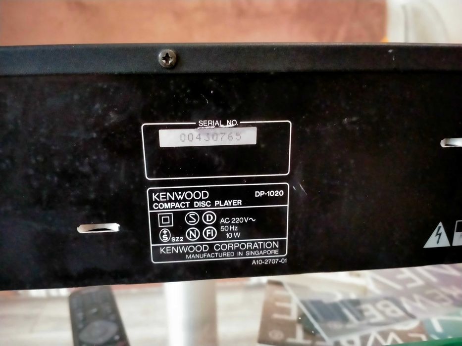 Odtwarzacz CD Kenwood DP-1020