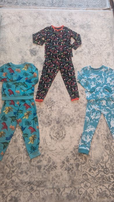 Піжамка  для хлопчика, тепла і зручна 116-112 см