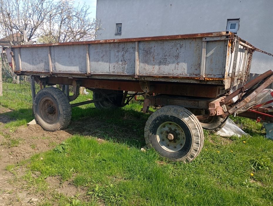 Прицеп тракторний