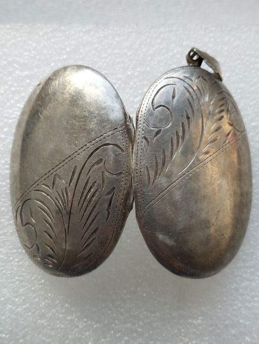 Кулон серебряный.