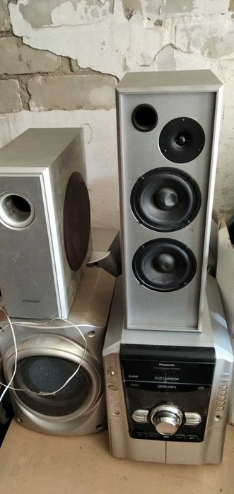 Студийный сабвуфер Edifier