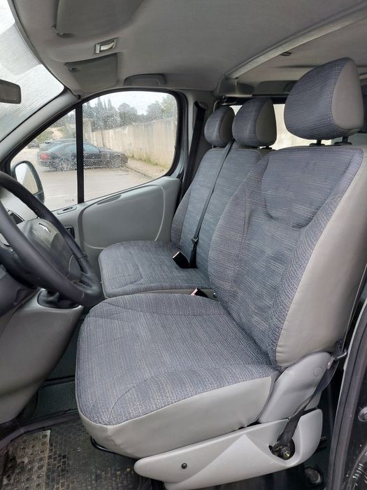 Renault Trafic 2.0 DCI 6 Lugares ano 2006 com A/C e CAIXA FIBRADA
