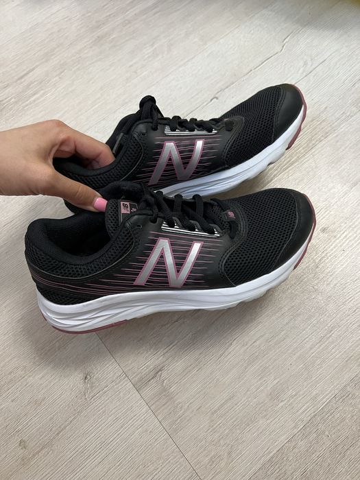 Кросівки new balance жіночі