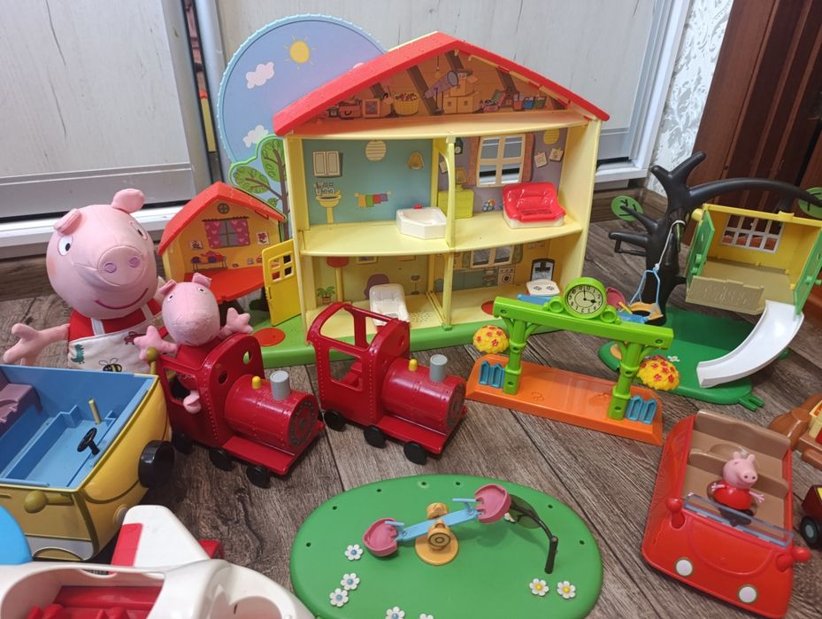 Свинка Пеппа, Peppa pig, будинок свинки Пеппи, автобус, потяг, літак, майданчик