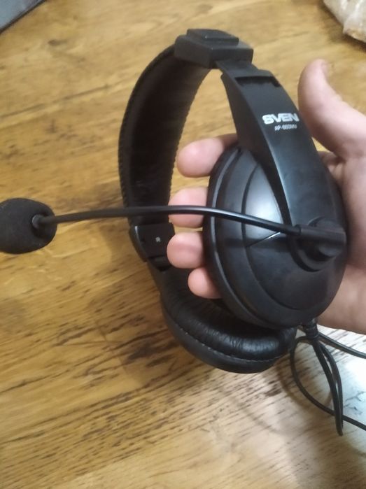 Навушники SVEN.     .