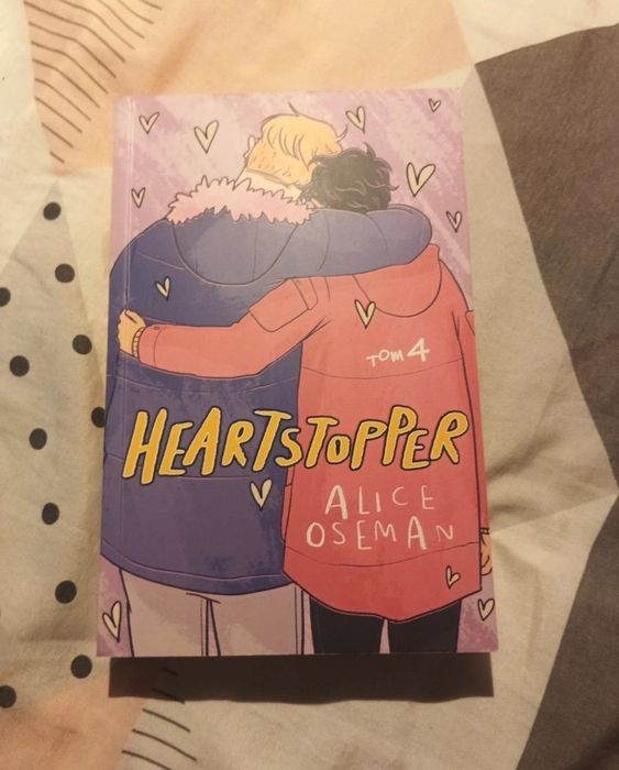 Ksiazka komiks heartstopper tom 4 (STAN BDB+)