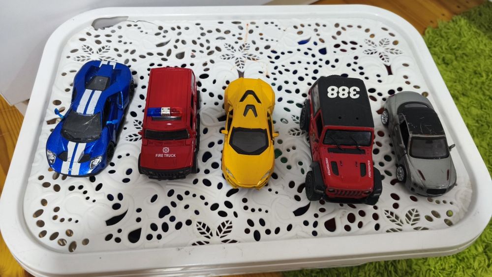 Металева моделька автомобіля машинка