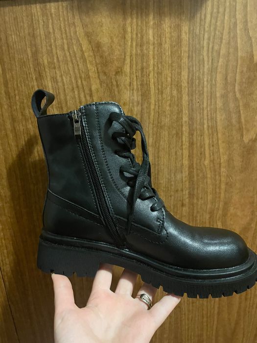 Продам осінні черевики  36 розмір нові