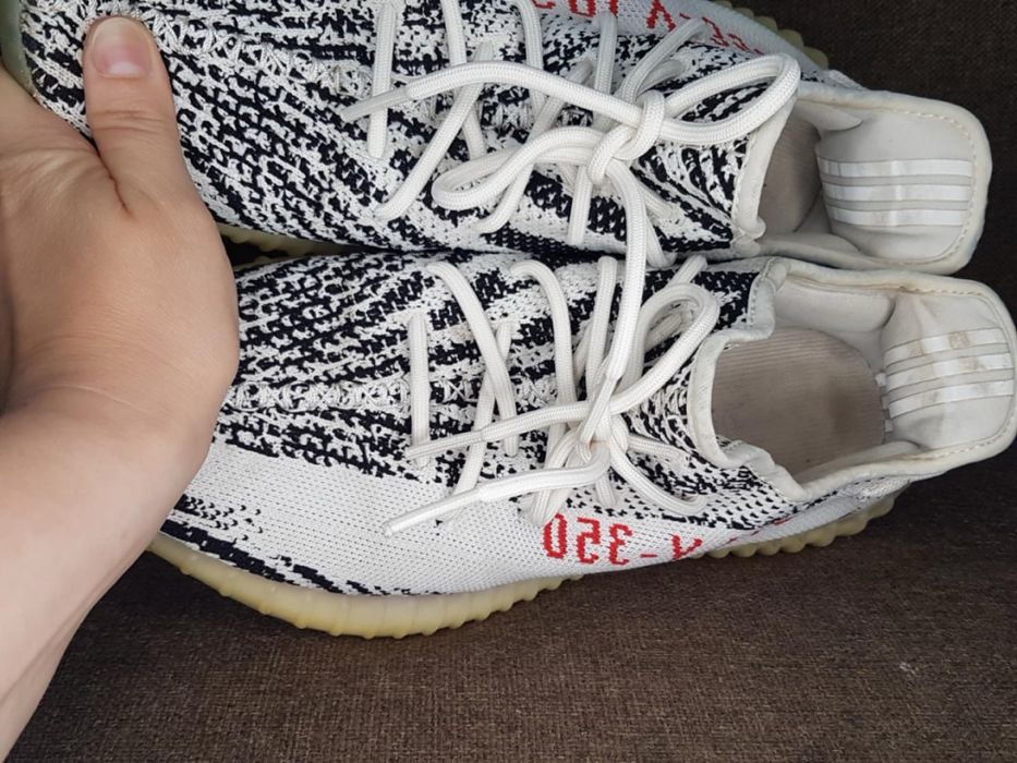 ADIDAS YEEZY boost 350 V2 Zebra