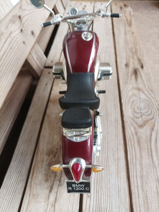 Maquete 1/? de Moto BMW anos 90 ao pormenor á