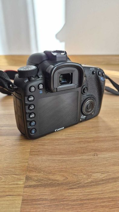 Canon EOS 7D + obiektywy + akcesoria