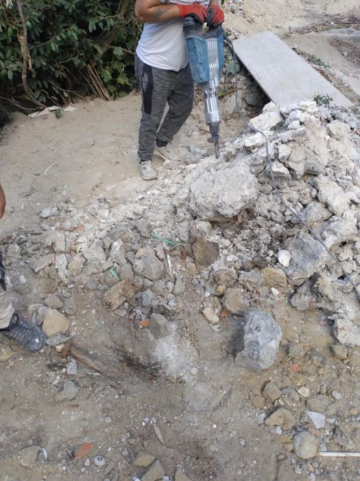 Fazemos limpeza de entulhos