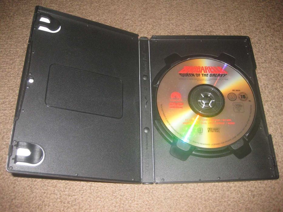 DVD "Barbarella: A Rainha da Galáxia" com Jane Fonda64739410626307122