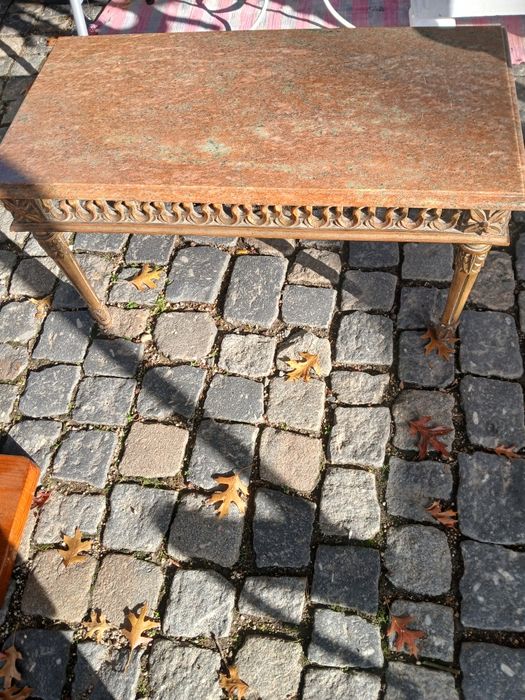 Mesa de centro antiga com pedra mármore  mede 75 x 42 x44
