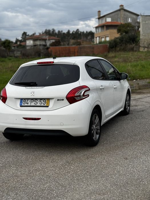 Peugeot 208 1.4 HDi Style 2015 • Muito Estimado • Oportunidade!