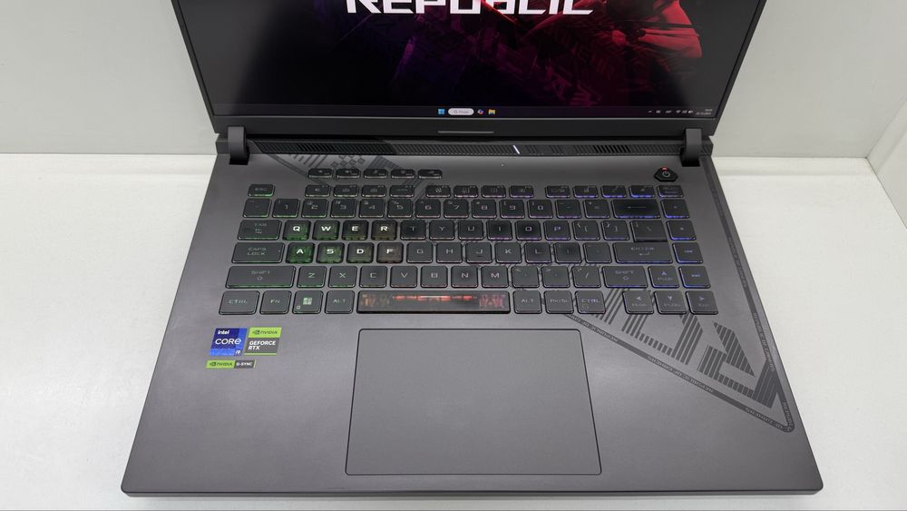 RTX4060 | i9 13Gen | 32DDR5 | 1Tb SSD | FHD 165HZ | ASUS ROG  g614j