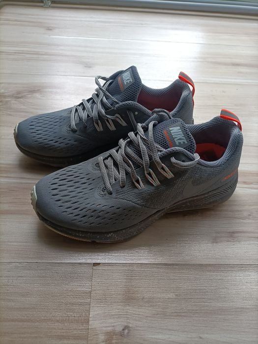 Nike SHIELD 37,5