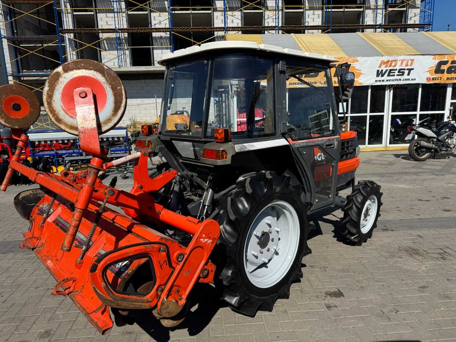Японський трактор, міні трактор Kubota GL 25 з кабіною + фреза