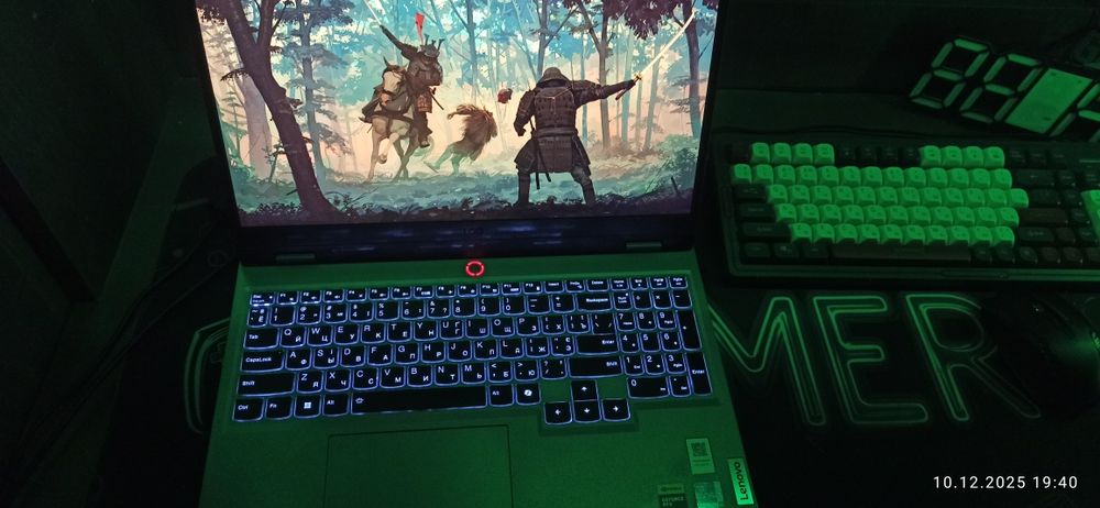 Ноутбук Lenovo LOQ 15IAX9