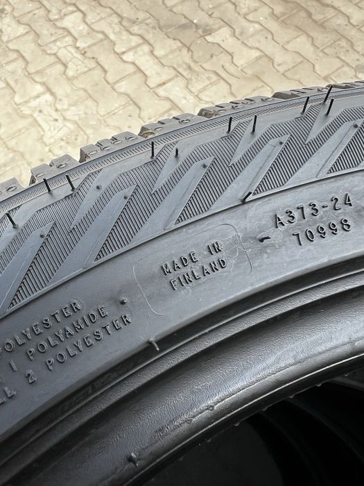 Зимові Шини R18 235/45 Nokian Hakkapelita R5